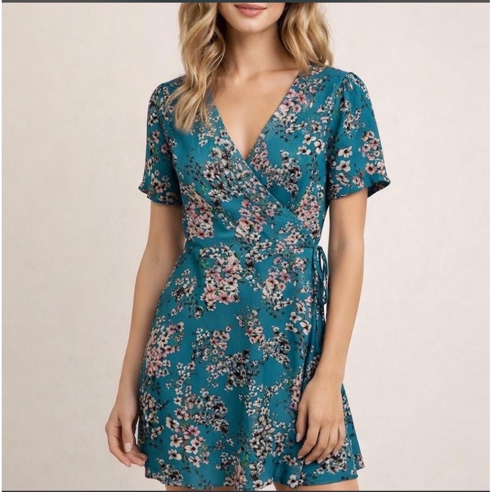 Cupcakes and Cashmere Teal Floral Wrap Dress Short Sleeve V-Neck XS